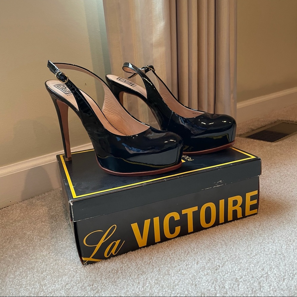 Pour La Victoire Aria Black Slingback Pumps